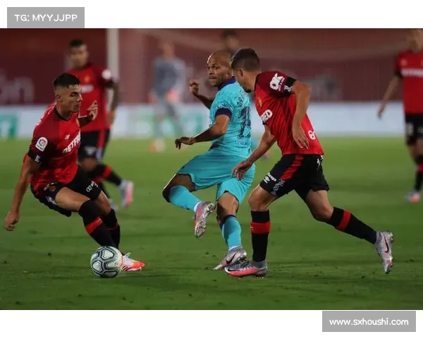 西甲球队传中进攻战术解析与应用:从传球到进球的精妙配合 西甲球队传中进攻战术解析与应用:从传球到进球的精妙配合