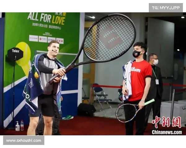 网球竞赛的掌声:主持者的视角 网球竞赛的掌声:主持者的视角